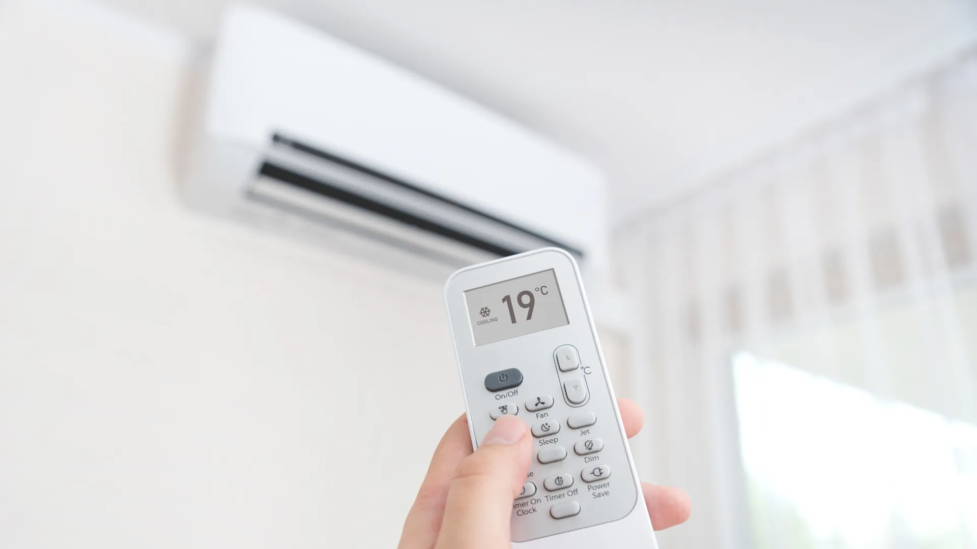 włączanie klimatyzacji w domu